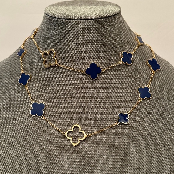Elegant Gold and Blue Clover Necklace - Picture 4 of 4